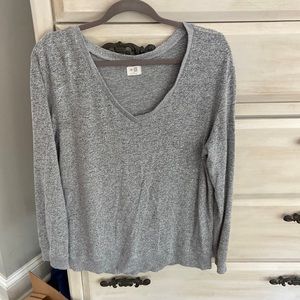 V neck long sleeved shirt
